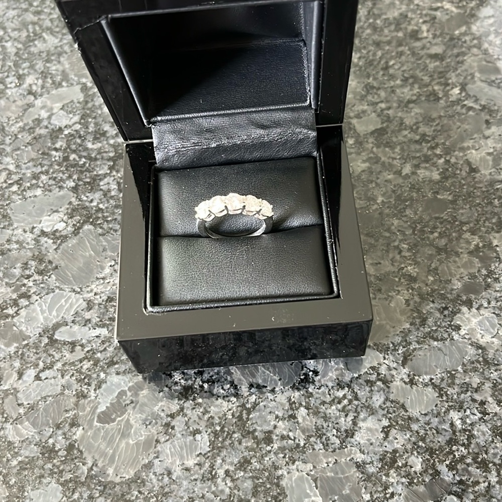 Elegant 14k White Gold 5 Stone Lab Diamond Women's Ring 1.47 carat new